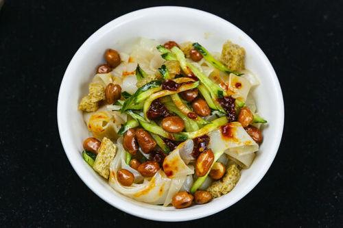 凉皮 资料,传统美食的演变与魅力